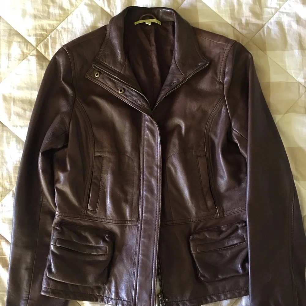 Gianni Bini Buttery Soft Luxurious Tailored Classic leather jacket